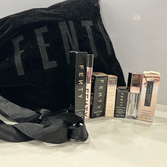 FENTY/PUMA BAG **HOST PICK***+ 4 PIECE LIPS BUNDLE - Picture 2 of 4